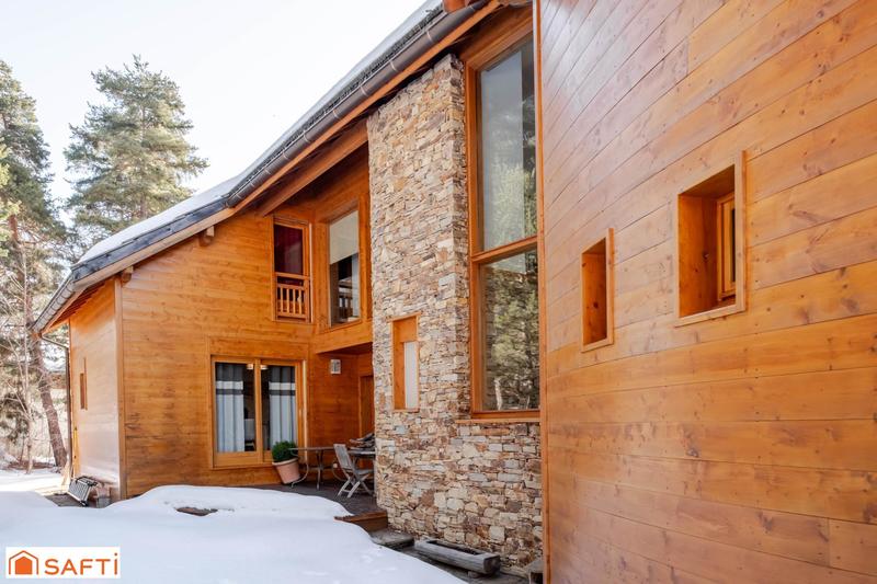 Châlet - 380 m² - 8 pièces