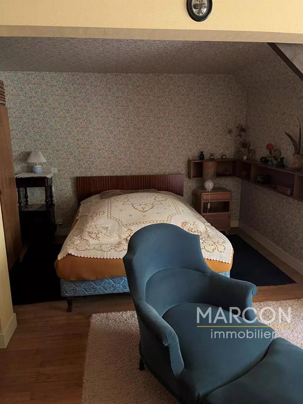 Maison - 186 m² - 10 pièces