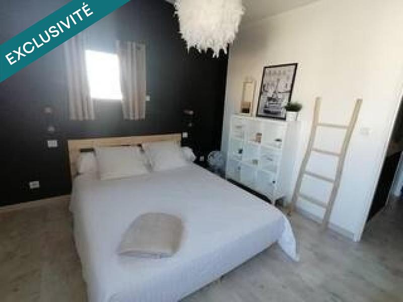 Maison - 220 m² - 9 pièces