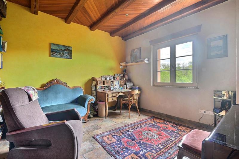 Maison - 370 m² - 12 pièces