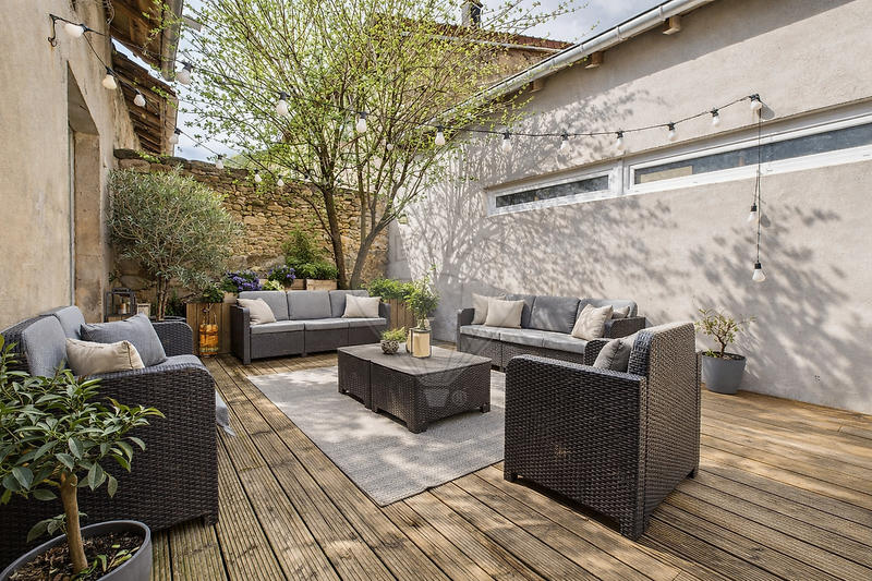 Maison - 270 m² - 7 pièces