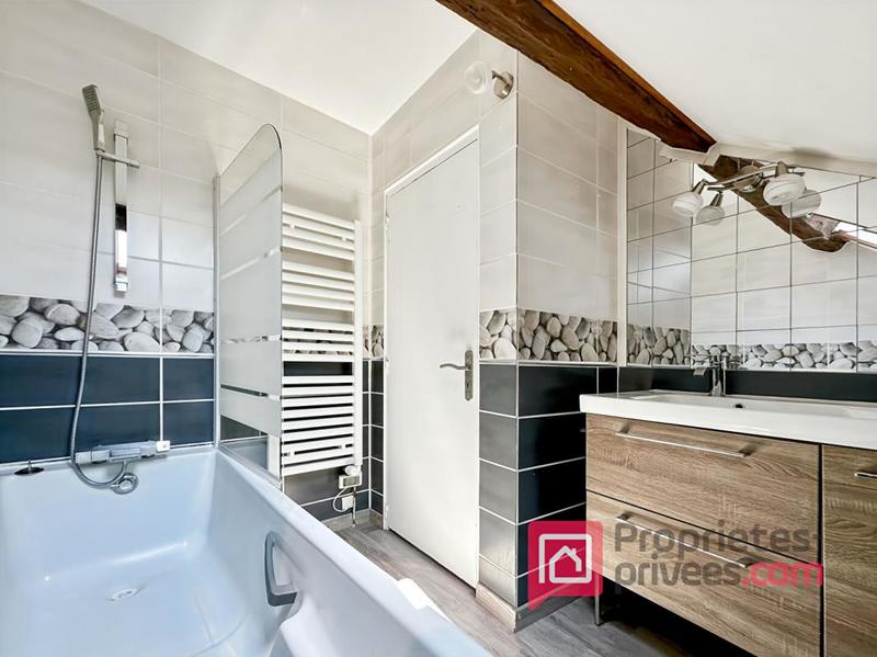 Maison - 168 m² - 11 pièces