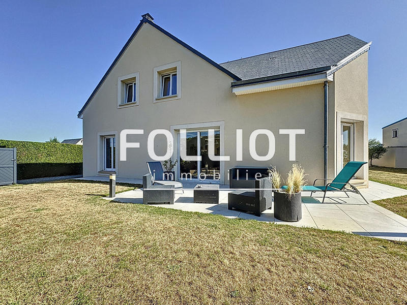 Maison - 225 m² - 8 pièces