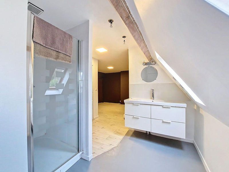 Maison - 230 m² - 7 pièces