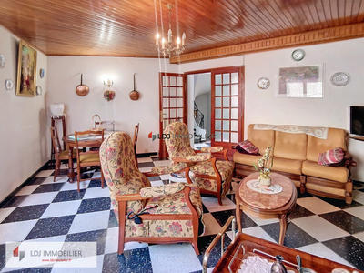 Villa - 100 m² - 5 pièces