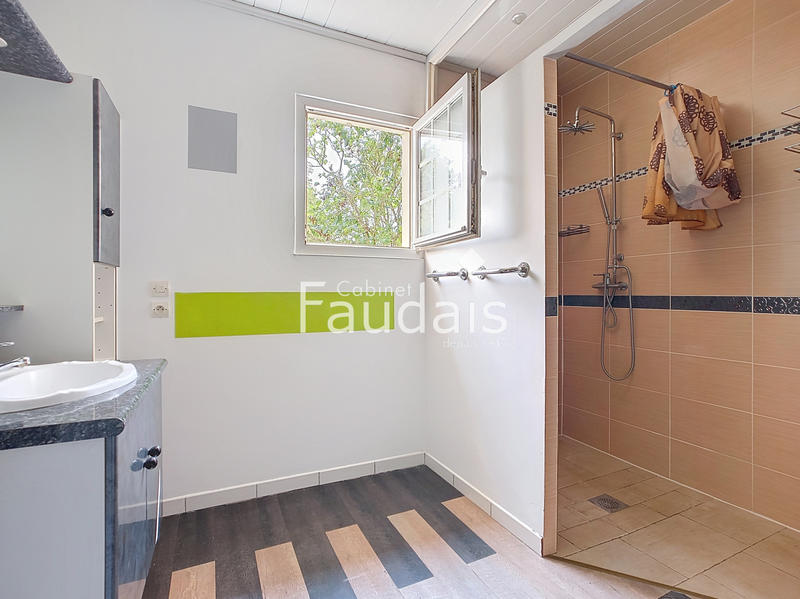 Maison - 198 m² - 8 pièces