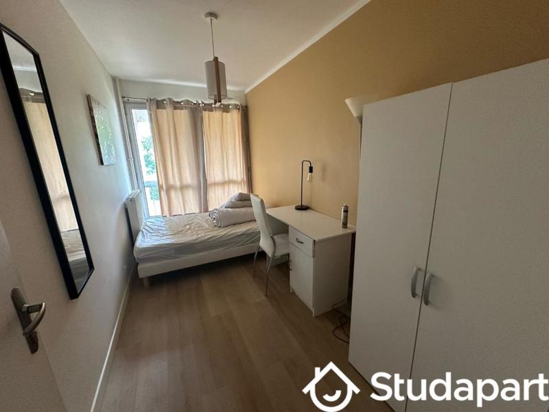 Chambre - 10 m² - 1 pièce