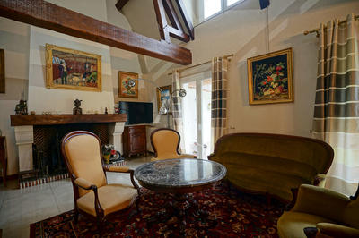 Maison - 250 m² - 8 pièces