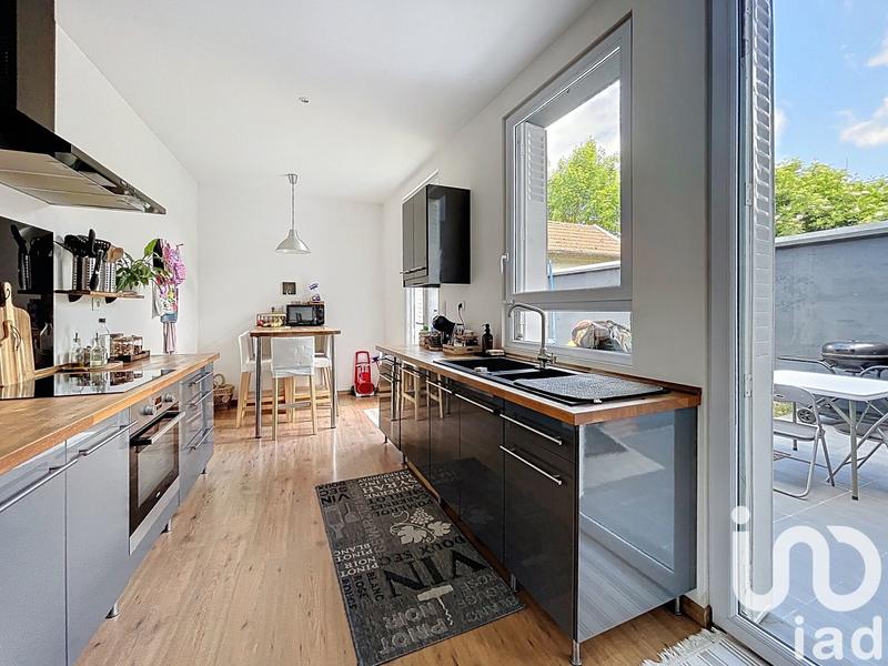 Maison - 240 m² - 9 pièces