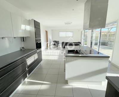 Maison contemporaine - 117 m² - 5 pièces