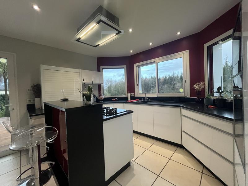 Maison - 200 m² - 9 pièces