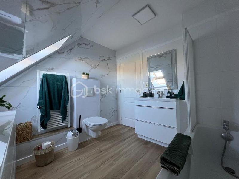 Pavillon - 122 m² - 7 pièces