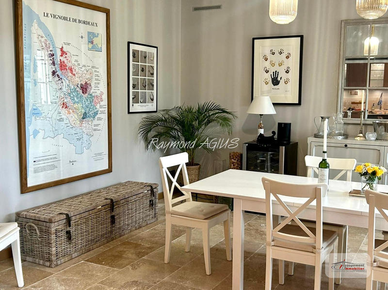 Maison - 292 m² - 11 pièces