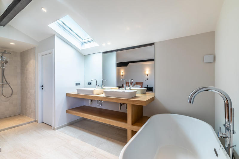 Maison - 290 m² - 8 pièces