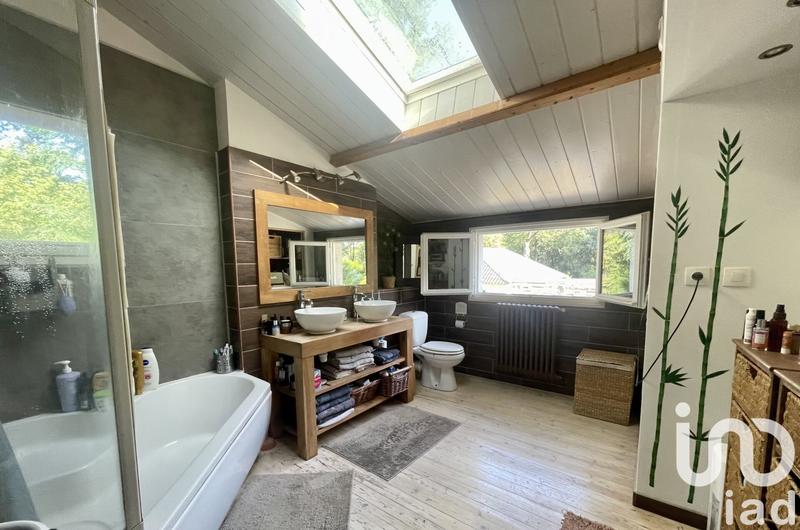 Maison - 235 m² - 6 pièces