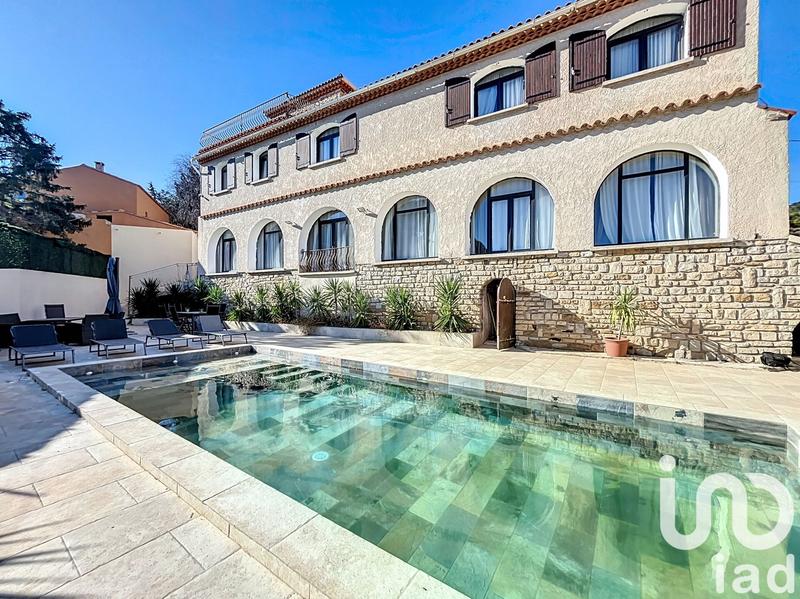 Bastide - 388 m² - 9 pièces