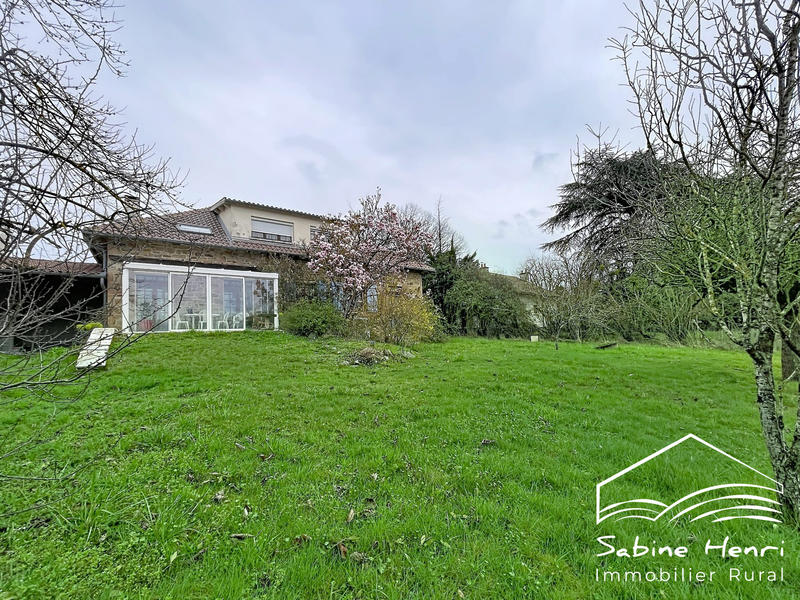 Villa - 185 m² - 9 pièces