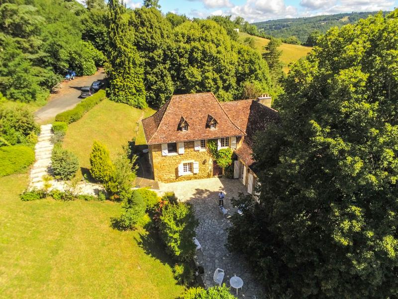 Maison bourgeoise - 301 m² - 10 pièces