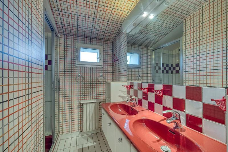 Maison - 207 m² - 8 pièces