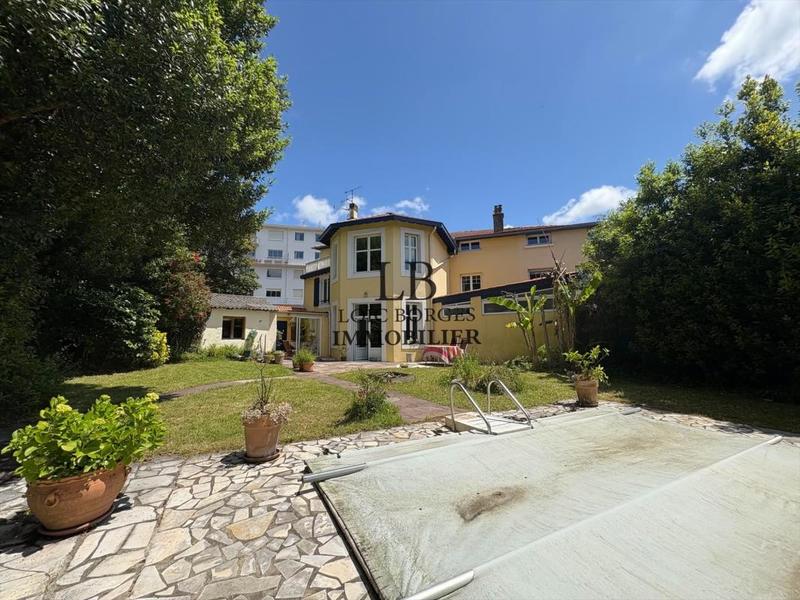 Maison - 173 m² - 8 pièces