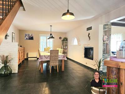 Maison - 228 m² - 7 pièces