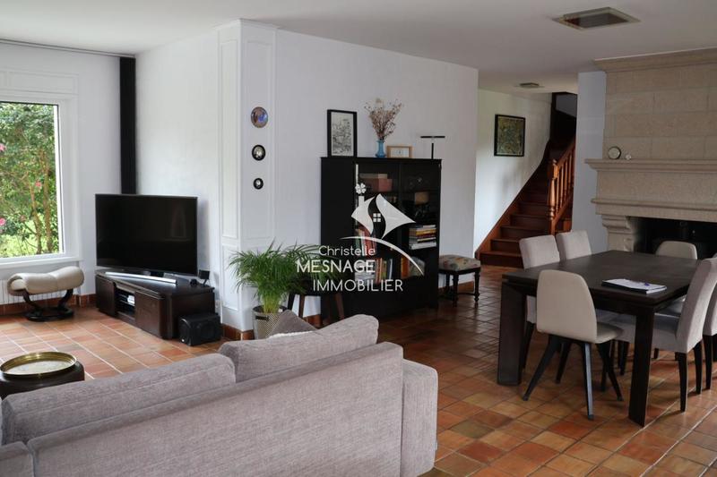 Maison traditionnelle - 156 m² - 5 pièces