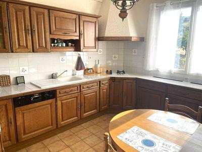 Maison - 151 m² - 7 pièces