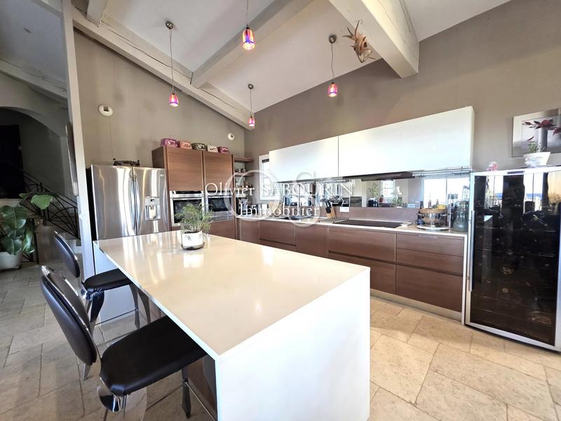 Villa - 250 m² - 7 pièces