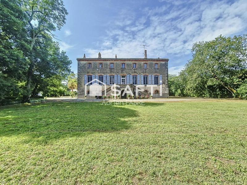 Château - 448 m² - 12 pièces