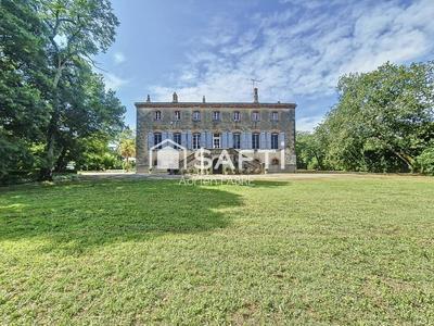 Château - 448 m² - 12 pièces