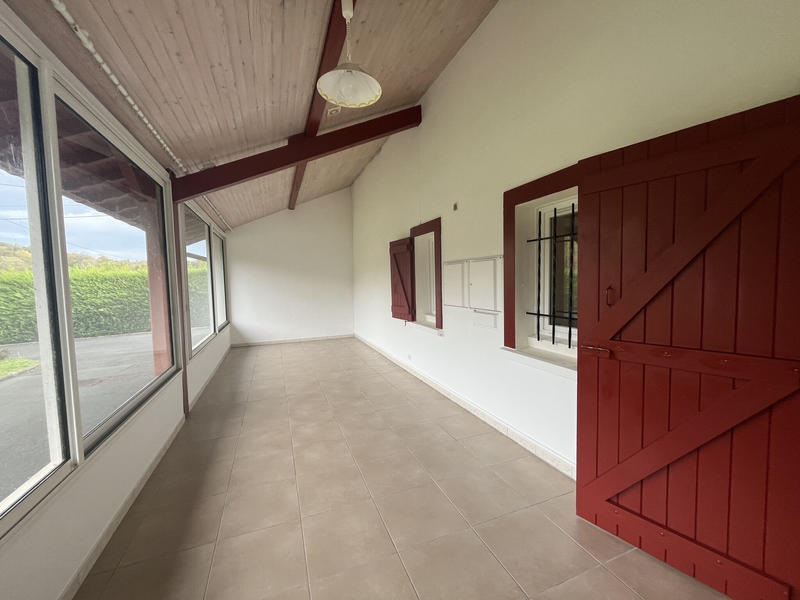 Maison - 265 m² - 10 pièces