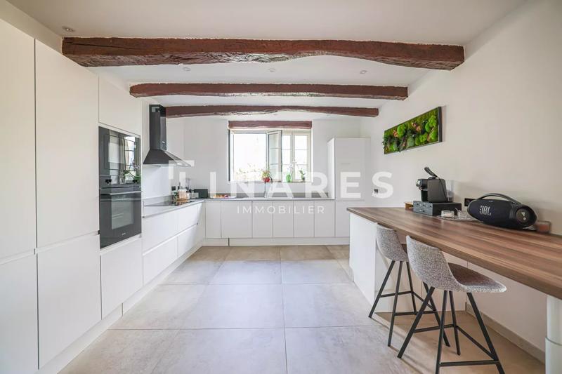 Villa - 300 m² - 9 pièces