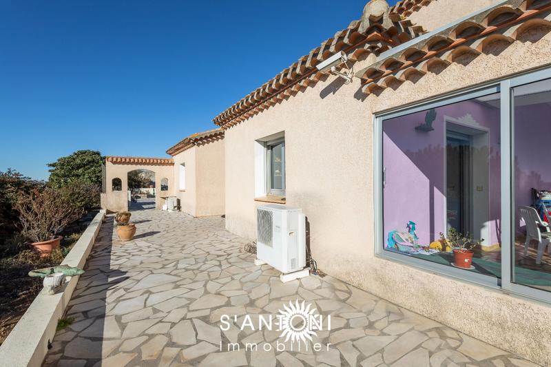 Villa - 215 m² - 4 pièces