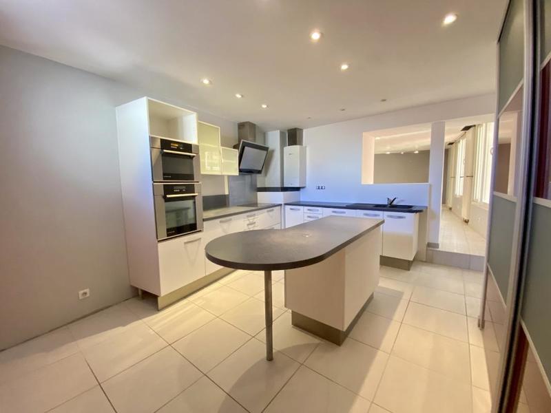 Appartement - 80 m² - 3 pièces