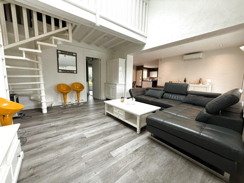 Maison - 177 m² - 6 pièces