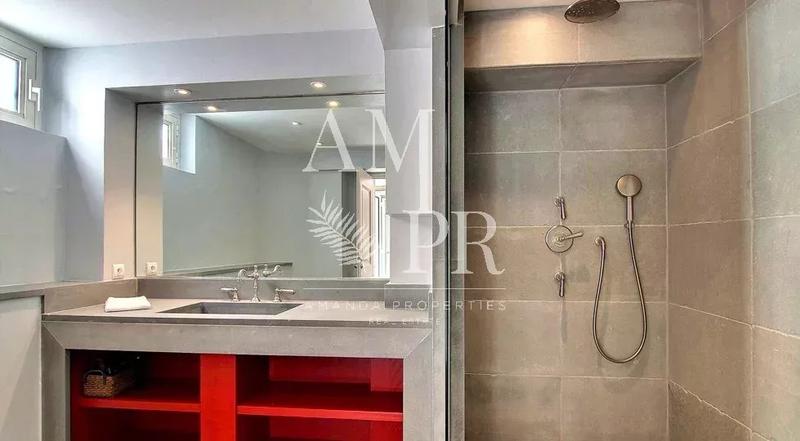 Villa - 600 m² - 12 pièces