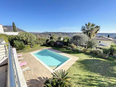 Maison - 170 m² - 5 pièces