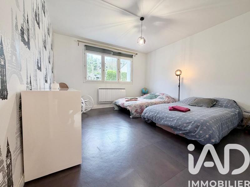 Maison - 220 m² - 10 pièces