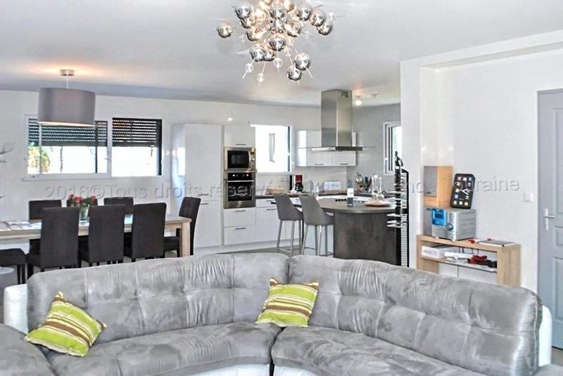 Maison - 211 m² - 8 pièces