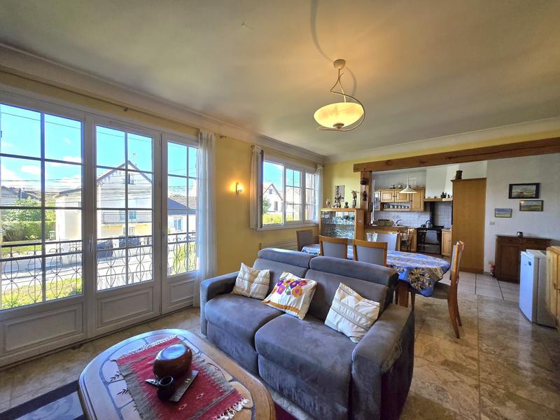 Maison - 122 m² - 5 pièces