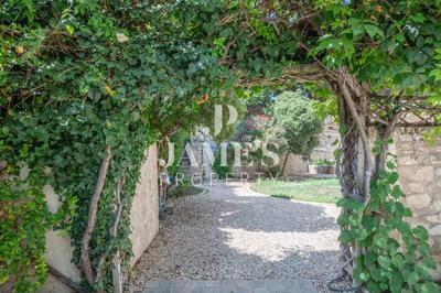 Maison - 255 m² - 7 pièces