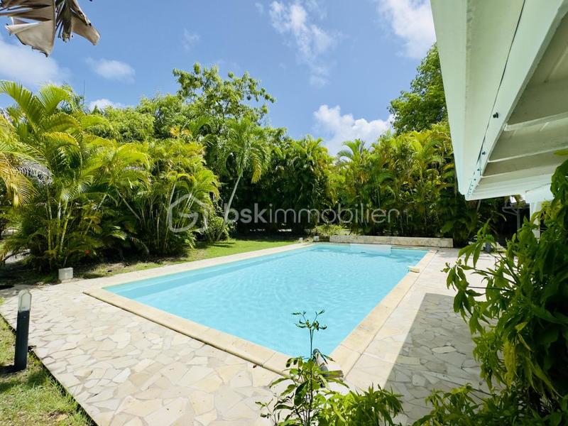 Maison - 226 m² - 4 pièces