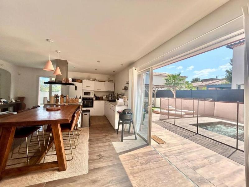 Maison - 92 m² - 4 pièces