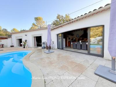 Maison - 210 m² - 8 pièces