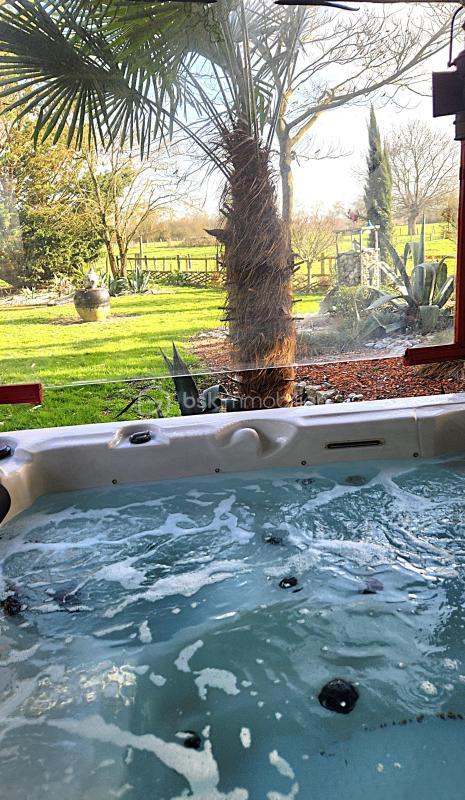 Propriété - 190 m² - 6 pièces