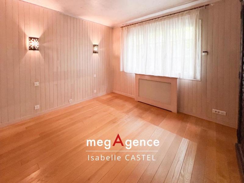 Maison - 210 m² - 7 pièces