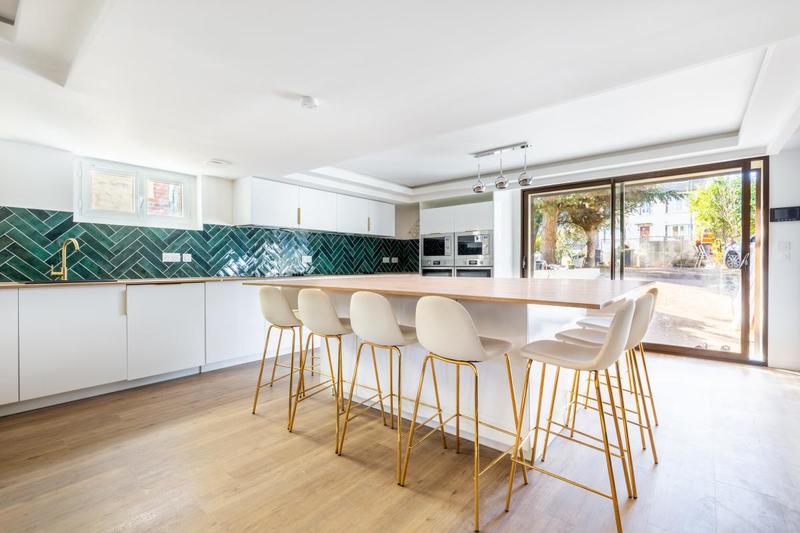 Maison de ville - 320 m² - 16 pièces