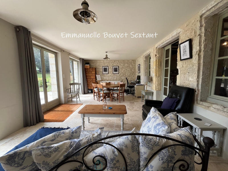 Maison - 234 m² - 8 pièces