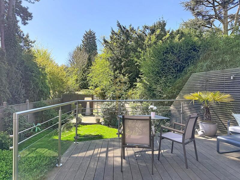 Maison - 219 m² - 6 pièces