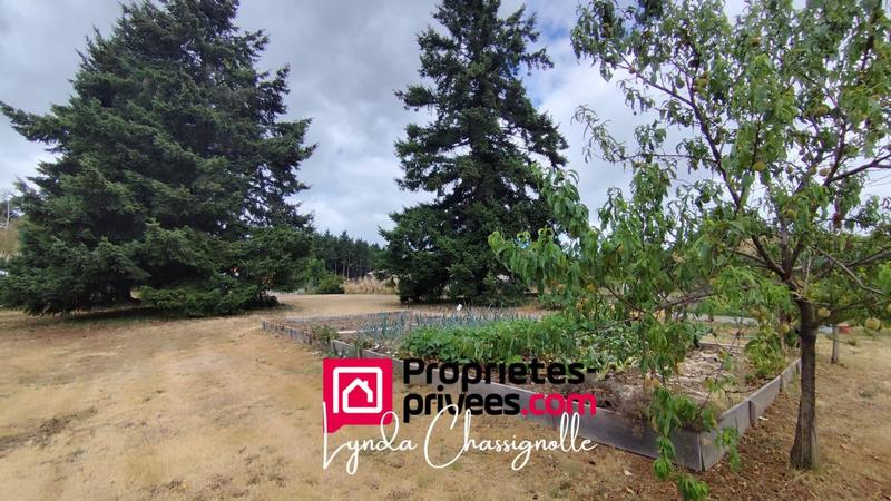 Terrain constructible - 1 100 m²